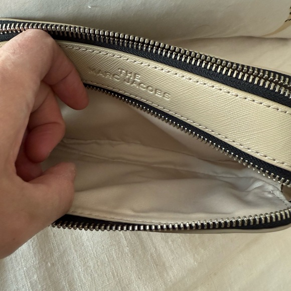 Marc Jacobs Beige Crossbody Bag with Gold Accents - Picture 6 of 15